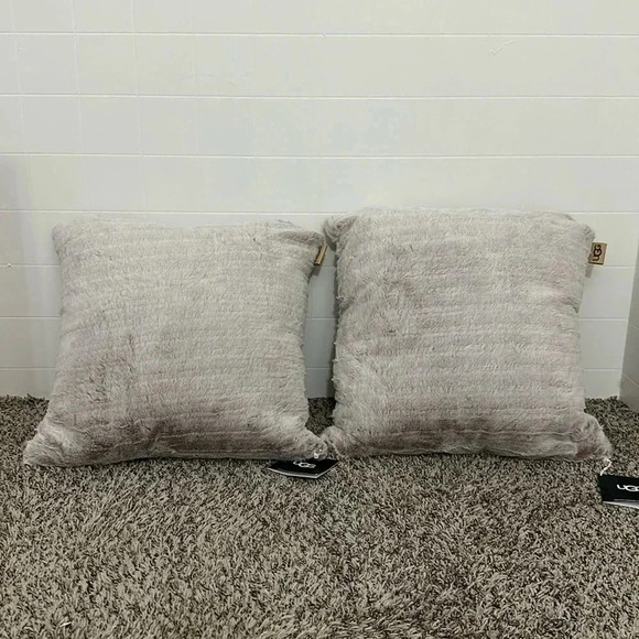 Ugg Dawson Textured 2 Pillows of Set - Picture 1 of 4